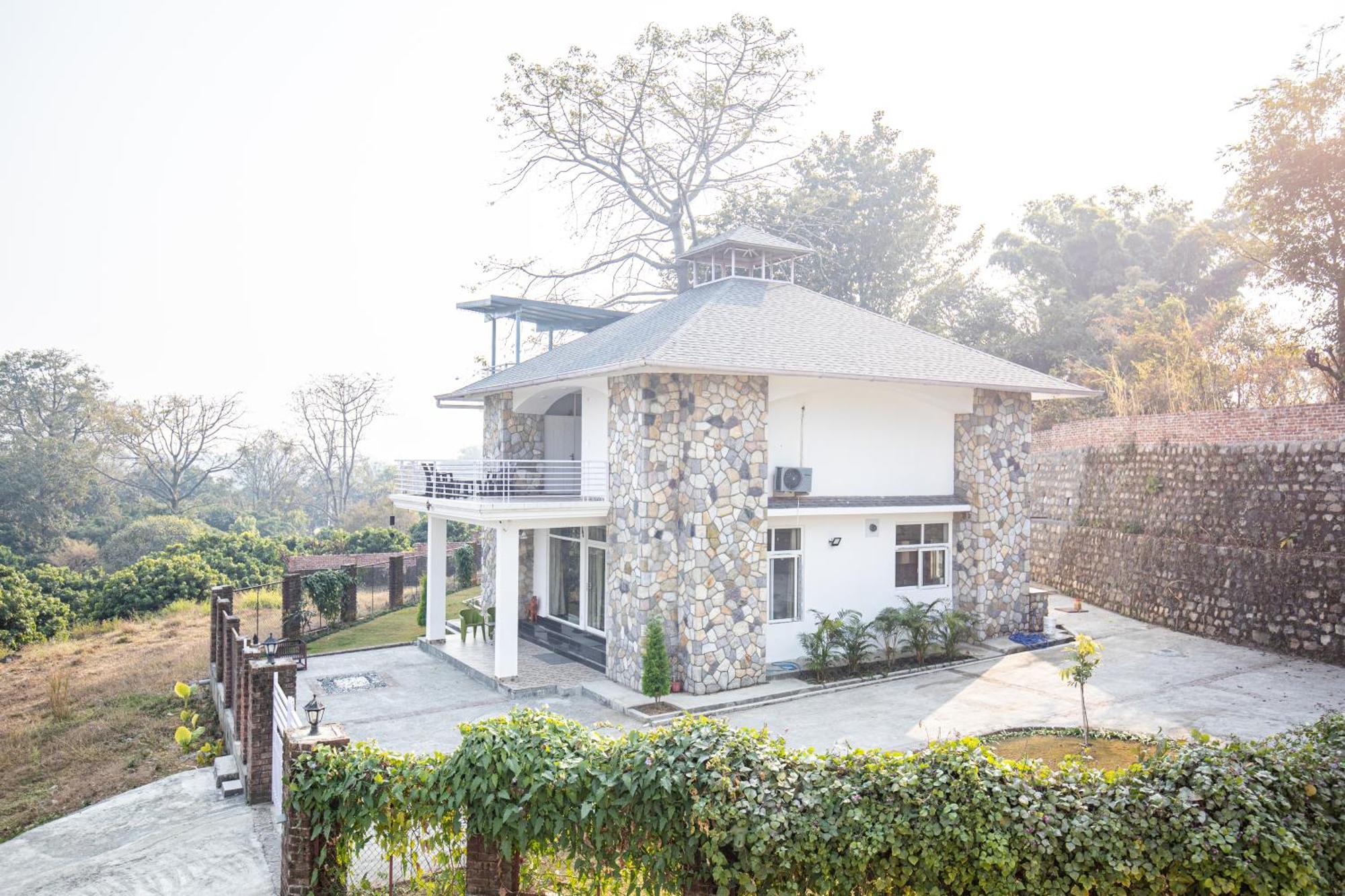 Lazy Fox Hideout - Panoramic View Cottage Dehradun Buitenkant foto