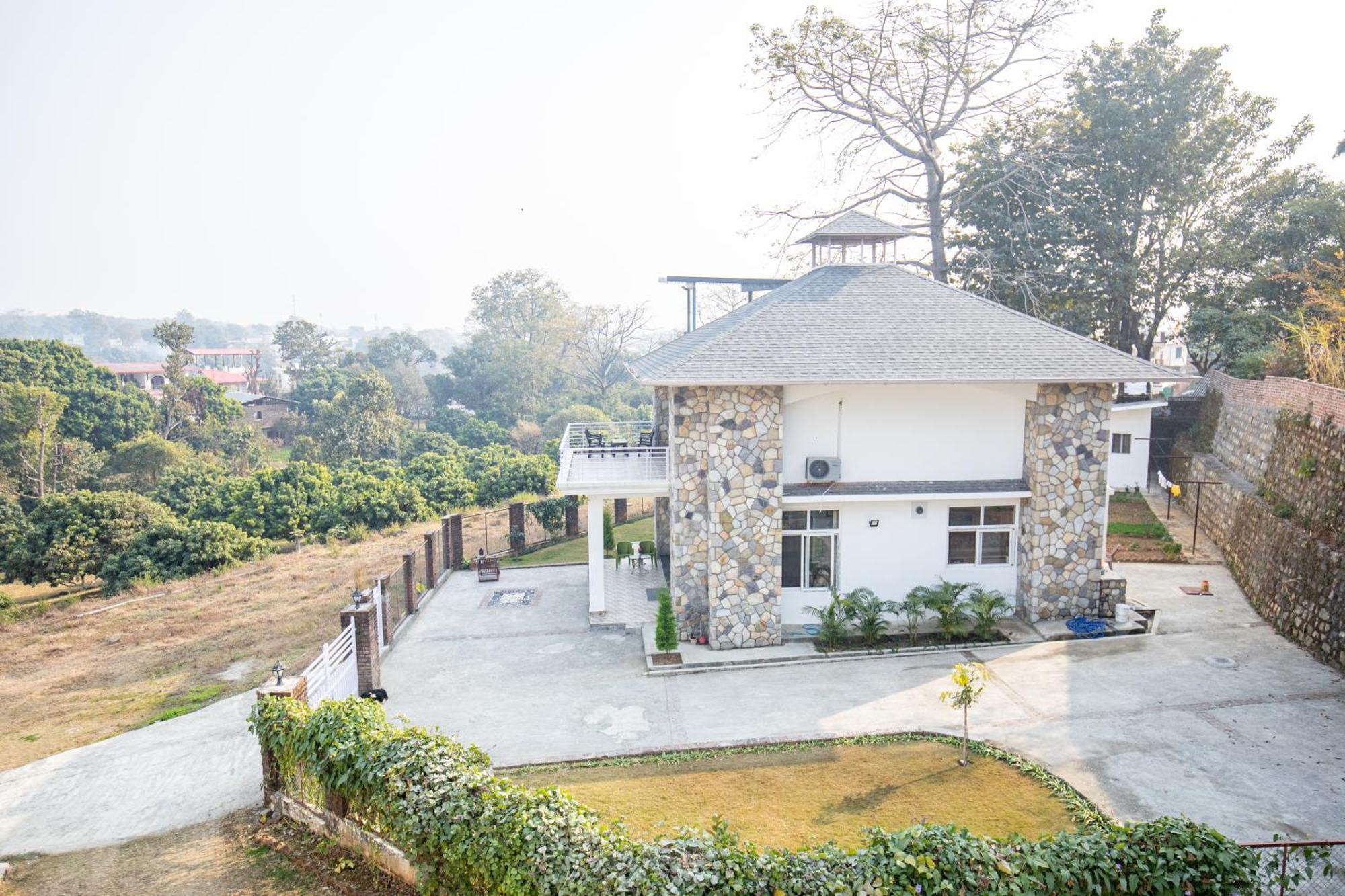 Lazy Fox Hideout - Panoramic View Cottage Dehradun Buitenkant foto