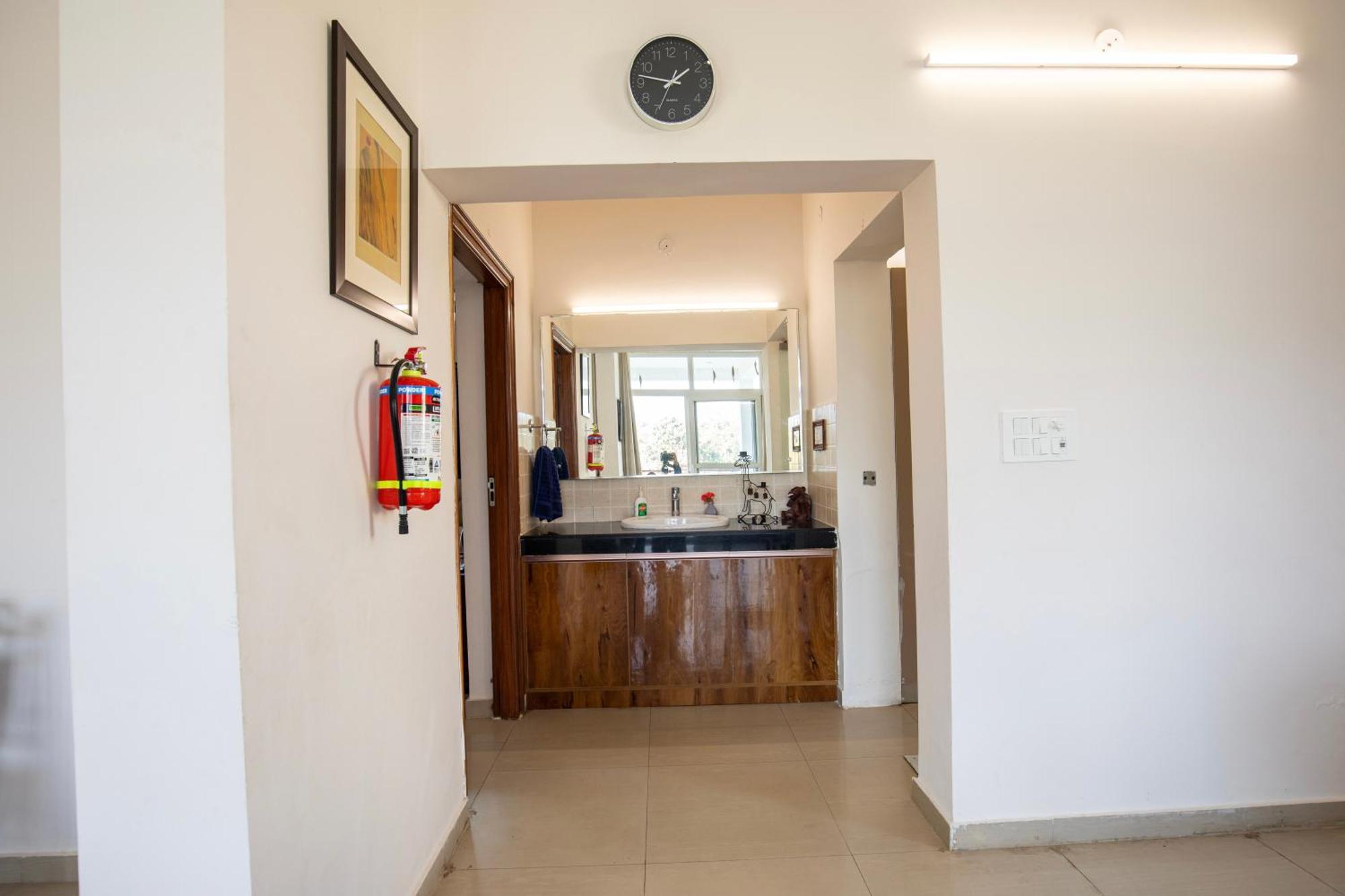 Lazy Fox Hideout - Panoramic View Cottage Dehradun Buitenkant foto